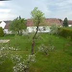 U Hovorku S Bazenem - U Piskoven Vlkov Hétvégi ház Veselí nad Lužnicí