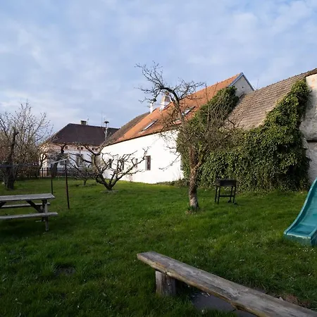 U Hovorku S Bazenem - U Piskoven Vlkov Hétvégi ház