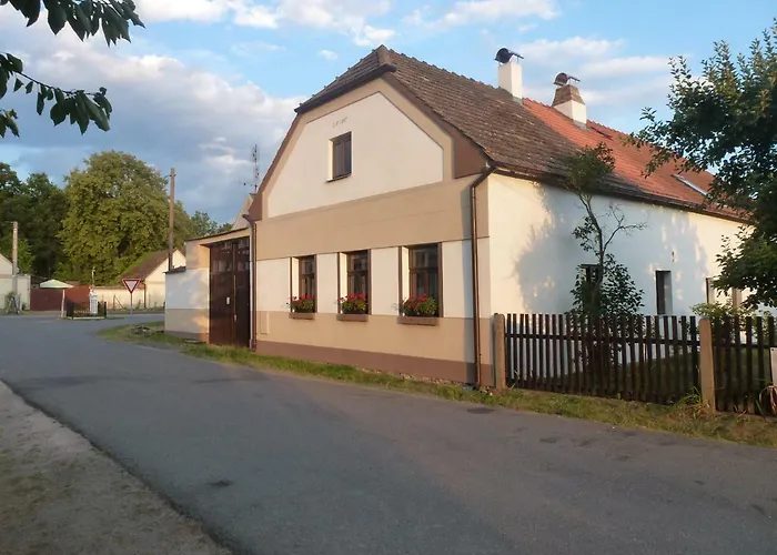 Gospodarstwo wiejskie U Hovorku S Bazenem - U Piskoven Vlkov *